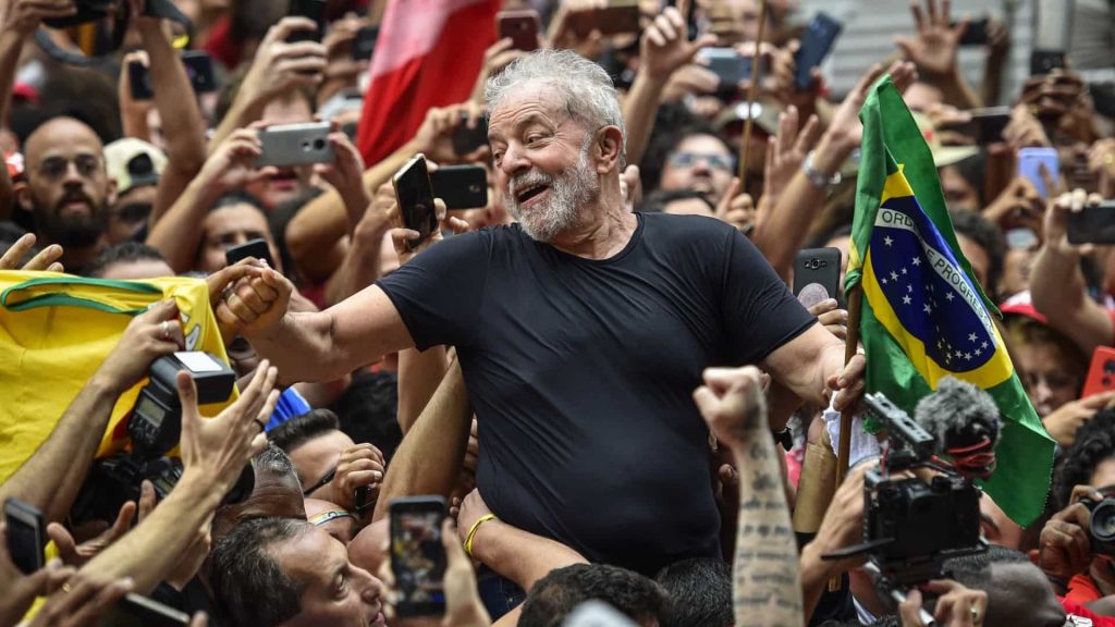 Lula publica mensagem de fim de ano: “Tudo que se sonhar vai brotar”