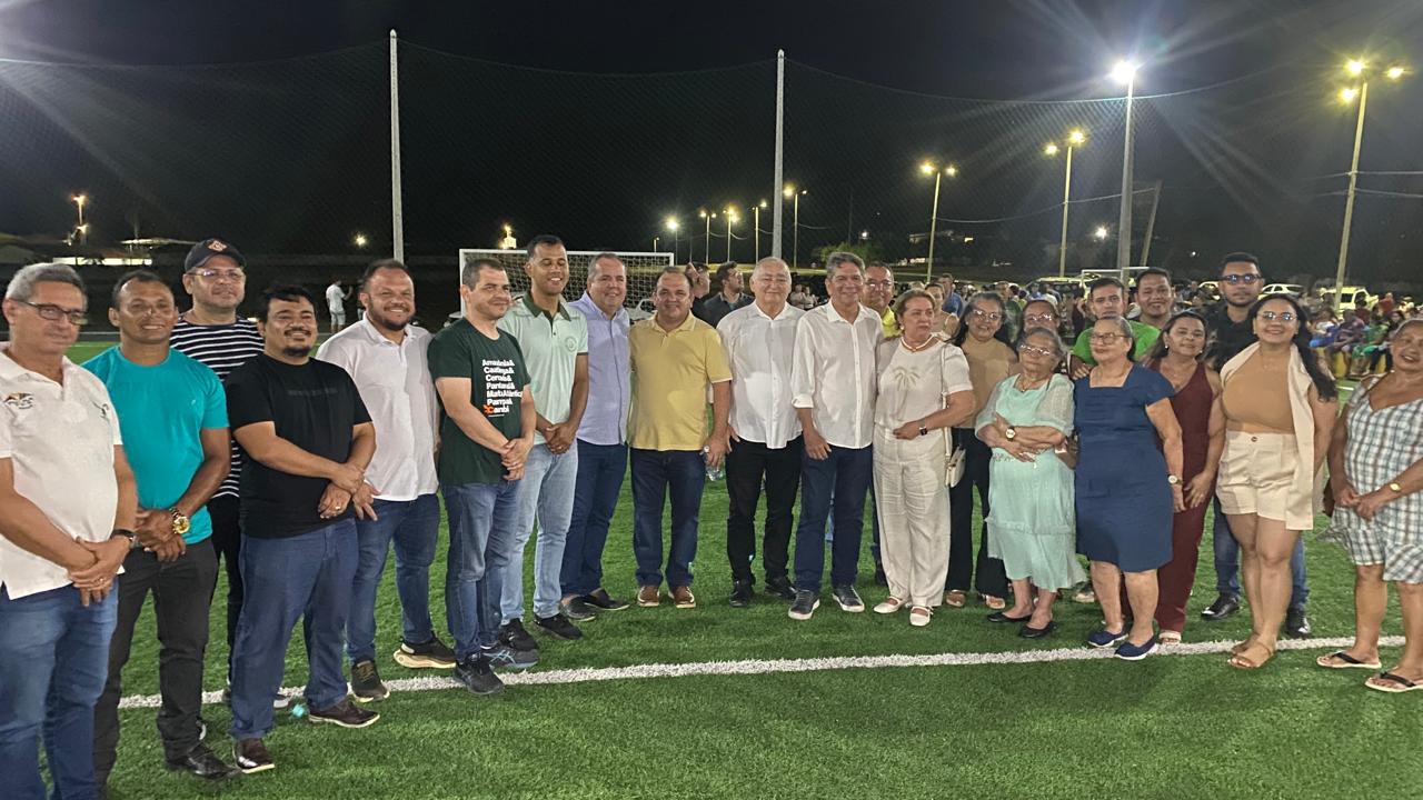 Prefeito Dr. Zé Antônio Menezes entrega oficialmente a Arena de Futebol Society na Cohab