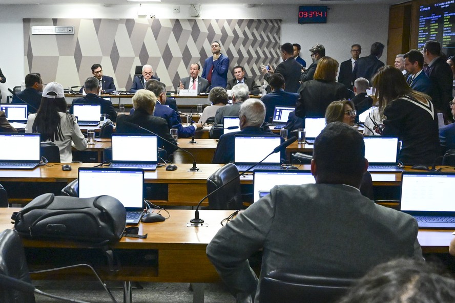 Fim da escala 6×1: saiba próximos passos e quando proposta poderá ser votada no Senado