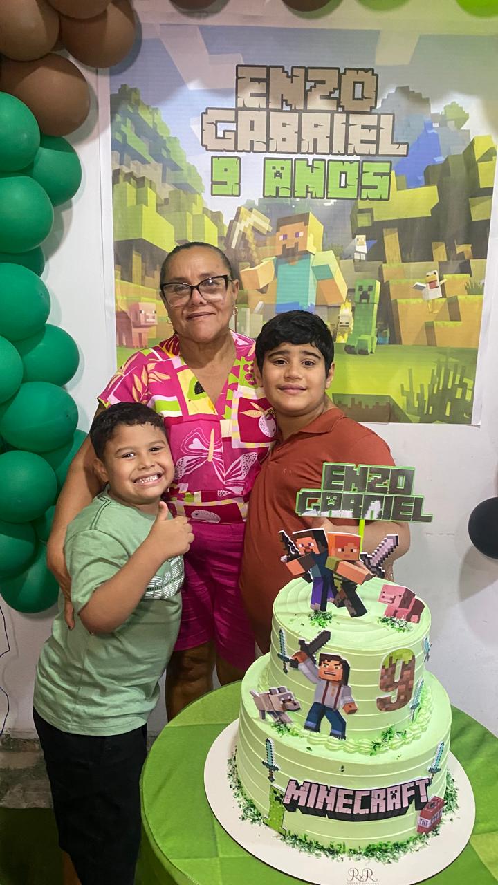 Enzo Gabriel comemora seus 9 anos ao lado da família e amigos