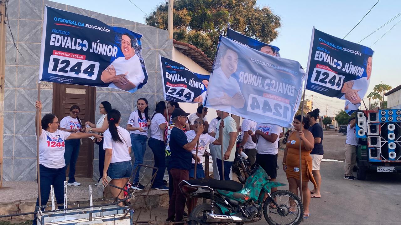 Edvaldo Junior visita Ilha de Santana e apresenta propostas aos moradores